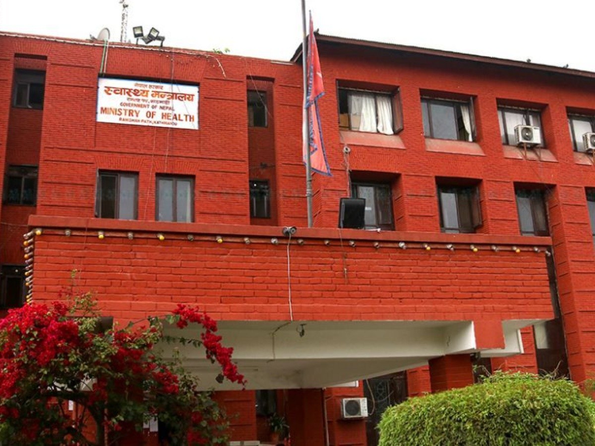कोरोना सङ्क्रमण देखिने बित्तिकै आइसोलेसनमा बस्न मन्त्रालयको आग्रह