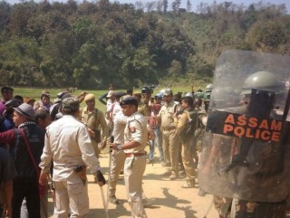 भारतको आसाम सीमा क्षेत्रमा झडप हुँदा ६ जनाको मृत्यु   