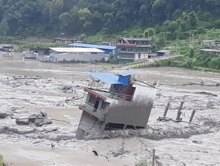 उच्च जोखिमका घरमा नबस्न मेलम्ची नगरपालिकाको अपिल