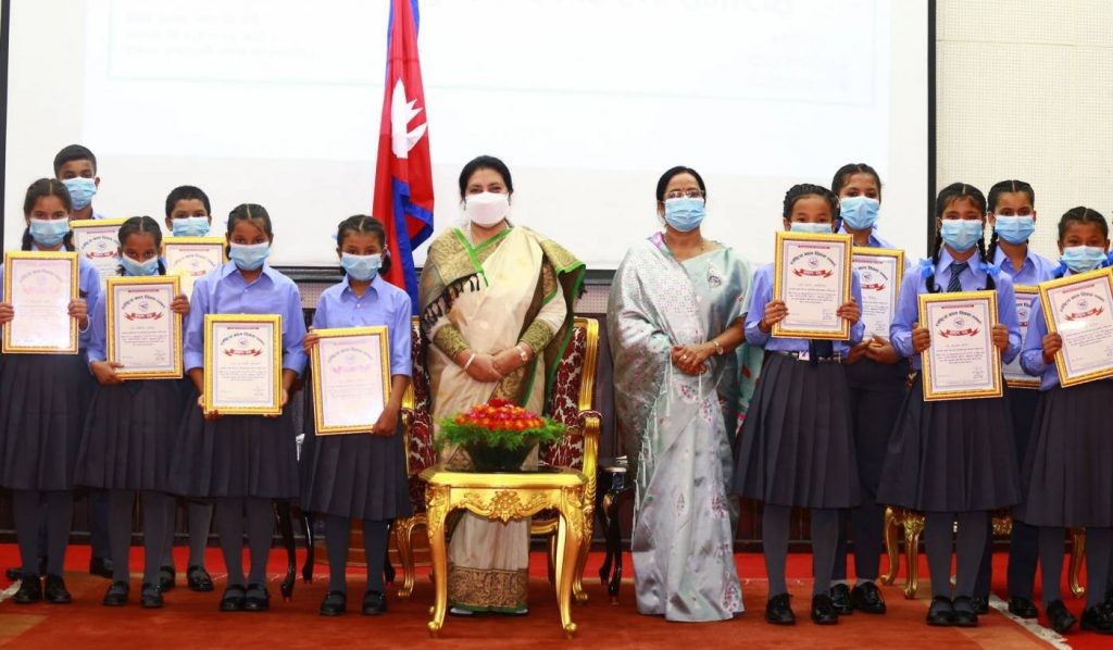 बालबालिकाविरुद्ध हुने सबै हिंसा र विभेदको अन्त्य गर्न राष्ट्रपति भण्डारीको आग्रह
