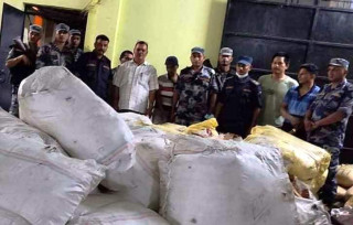 चोरीपैठारीको सामानसहित सशस्त्र प्रहरीद्वारा एक जना पक्राउ
