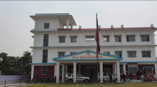 प्रशासनको निर्देशन अटेर, बुझाएनन् हतियार