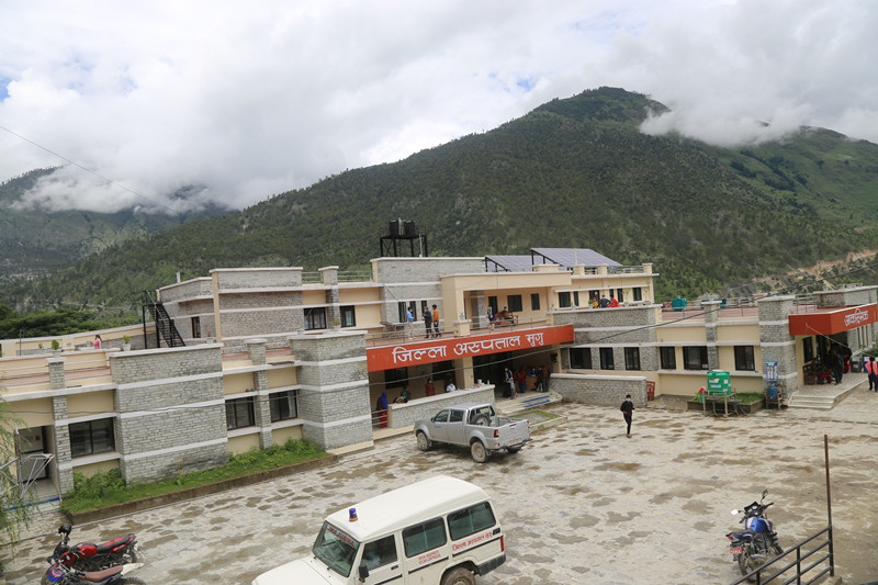 विशेषज्ञ चिकित्सक नहुँदा मुगुमा उपचारमा समस्या