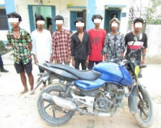 फेसबुकको मित्रताले १६ वर्षीया किशोरी सात जनाबाट बलात्कृत