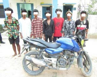 फेसबुकको मित्रताले १६ वर्षीया किशोरी सात जनाबाट बलात्कृत
