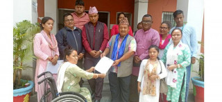 अपांङ्ग स्वाबलम्बन जीवन पद्धती केन्द्र मकवानपुरद्वारा जिसस प्रमुख घलानलाई ज्ञापन पत्र