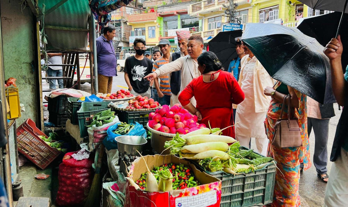 गैरकानुनी रुपमा निर्मित संरचना हटाउन मेलम्ची नगरप्रमुखको निर्देशन