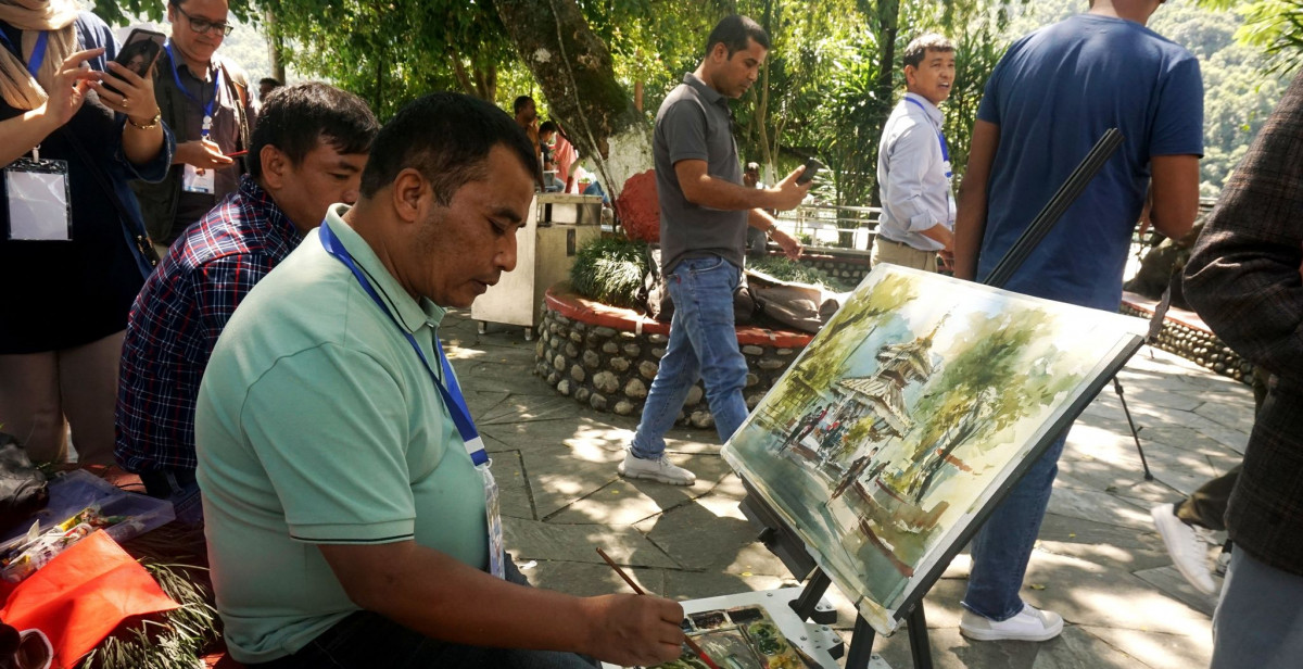 फेवाको किनारबाट रङकर्मीले देखे ‘प्योर प्रकृति’