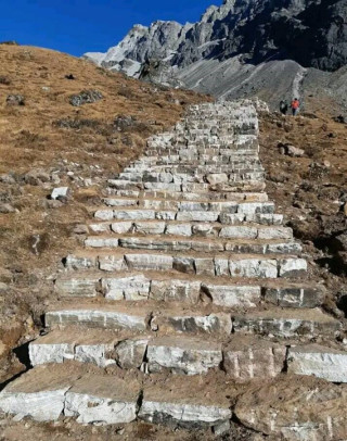 पर्यटन प्रवदद्र्धनका लागि हेलम्बुमा पदमार्ग निर्माण