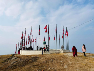 गुफाडाँडामा आन्तरिक पर्यटकको चहलपहल