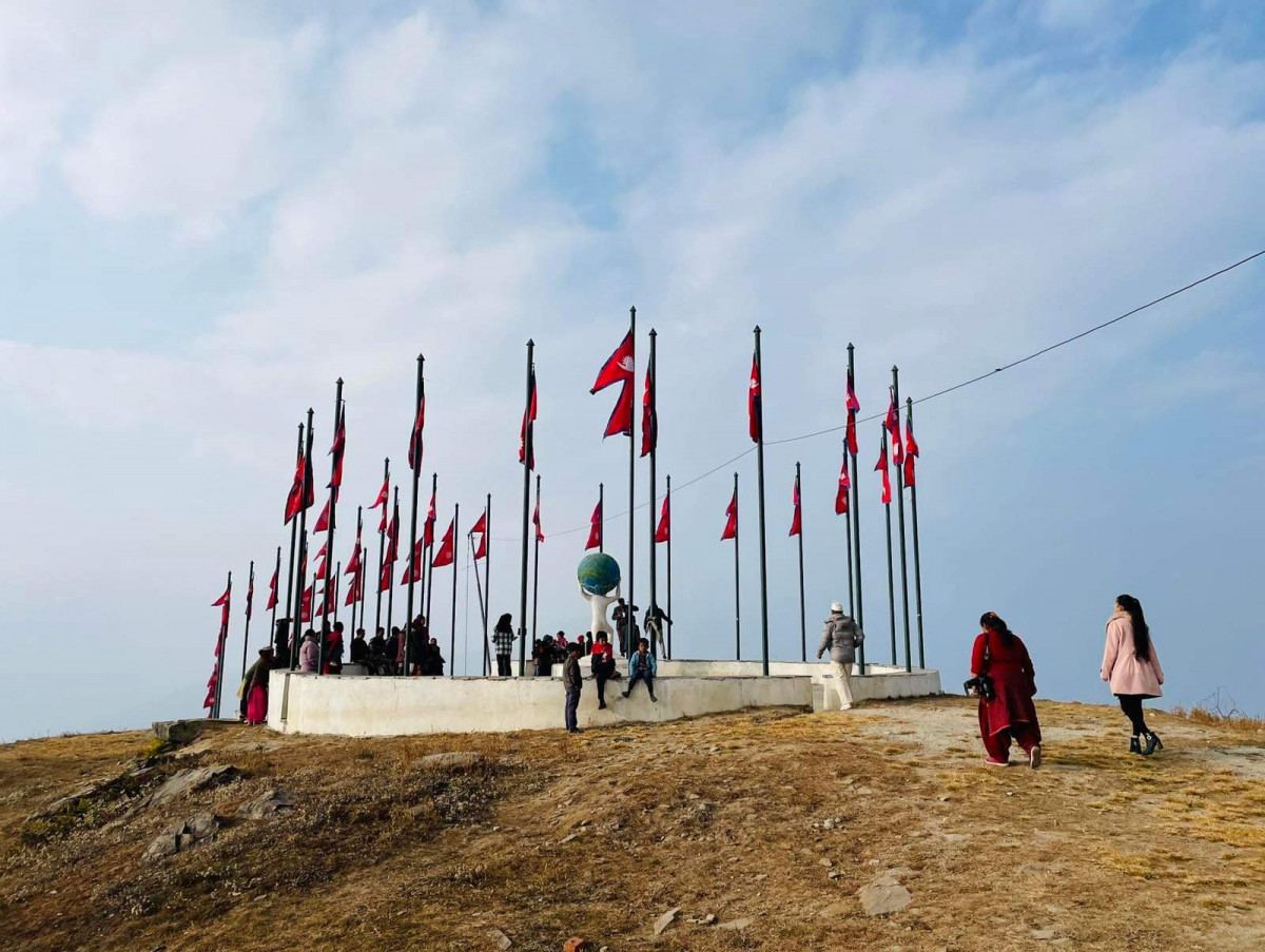 गुफाडाँडामा आन्तरिक पर्यटकको चहलपहल
