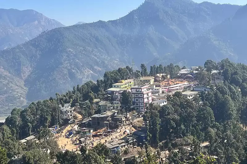 अतिक्रमण हुँदा वन कार्यालय मुकदर्शक