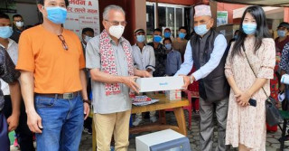 रगत परीक्षणका लागि गोरखा अस्पताललाई अत्याधुनिक प्रयोगशाला मेसिन हस्तान्तरण