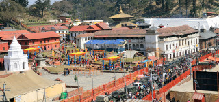 शिवरात्रिका लागि झिलिमिली बनाइँदै पशुपतिनाथ
