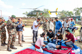 हेलिकप्टर दुर्घटना अपडेट : एकको मृत्यु, चारजना घाइतेलाई ल्याइयो काठमाडौं