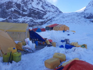 धौलागिरि हिमालको फेन्चपास क्याम्प