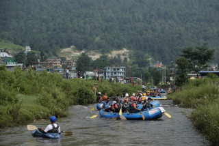 गोकर्णेश्वर नगरपालिकाको सुन्दरीजल देखि चोभारसम्म र्‍याफ्टिङ  (तस्वीरहरु)