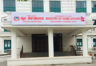 स्वास्थ्यकर्मीमाथि आक्रमण गर्नेलाई कारबाही गर्न गृह मन्त्रालय प्रतिबद्ध