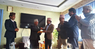 नार्क पुनर्संरचना गर्न सुझाव दिने उपसमितिले मन्त्री भुसालसमक्ष  बुझायो प्रतिवेदन