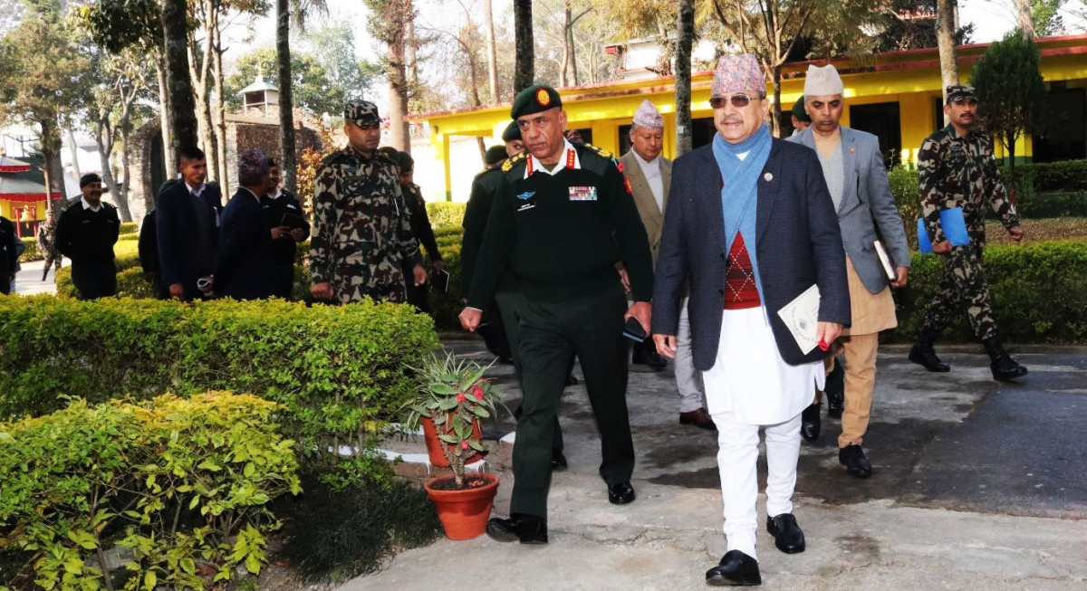 सेनाको यान्त्रिक सेवा महानिर्देशनालय निरीक्षणमा रक्षामन्त्री