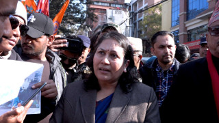 माग सम्बोधन गर्ने शिक्षामन्त्रीको आश्वासनपछि नेत्र चापागाईंलेले तोडे धर्ना