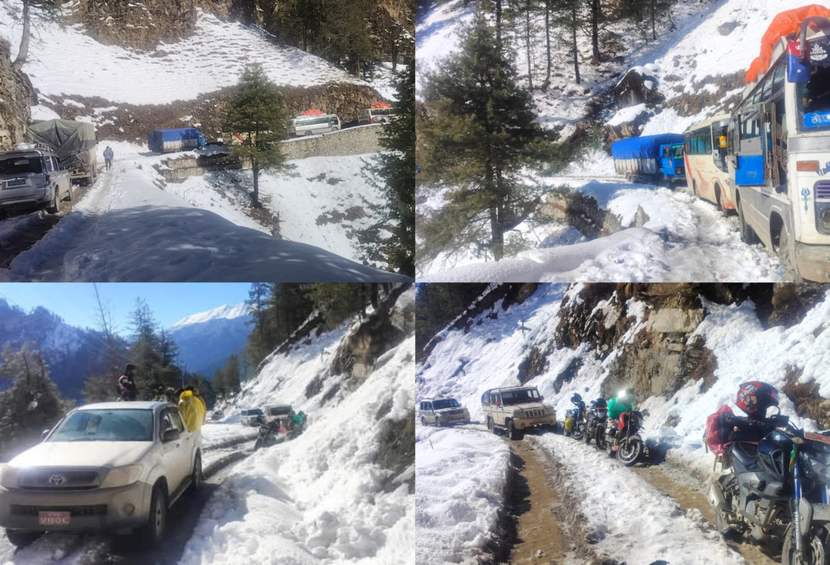 हिमपातका कारण सडक अवरुद्ध हुँदा यात्रुहरु अलपत्र