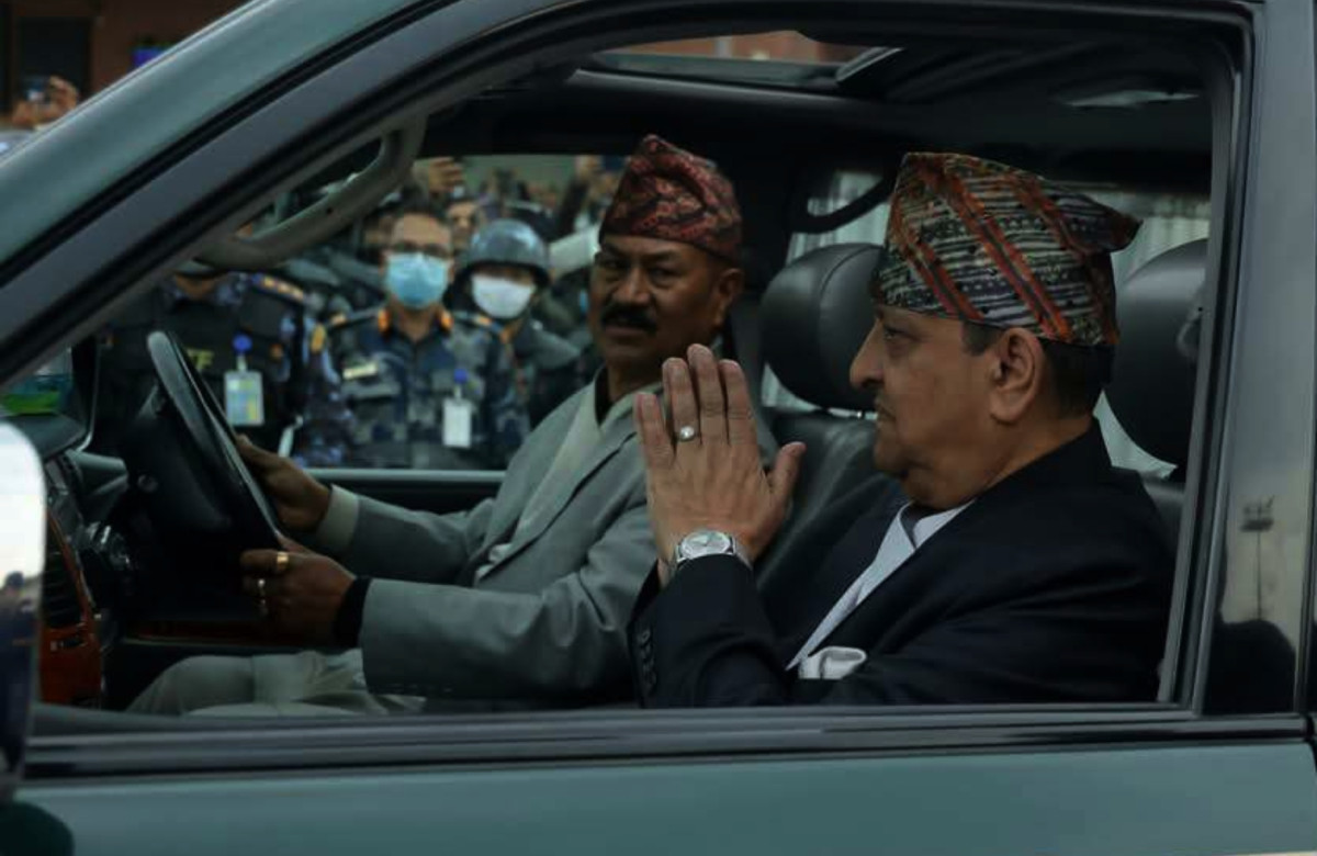 काठमाडौं आइपुगे पूर्वराजा ज्ञानेन्द्र शाह