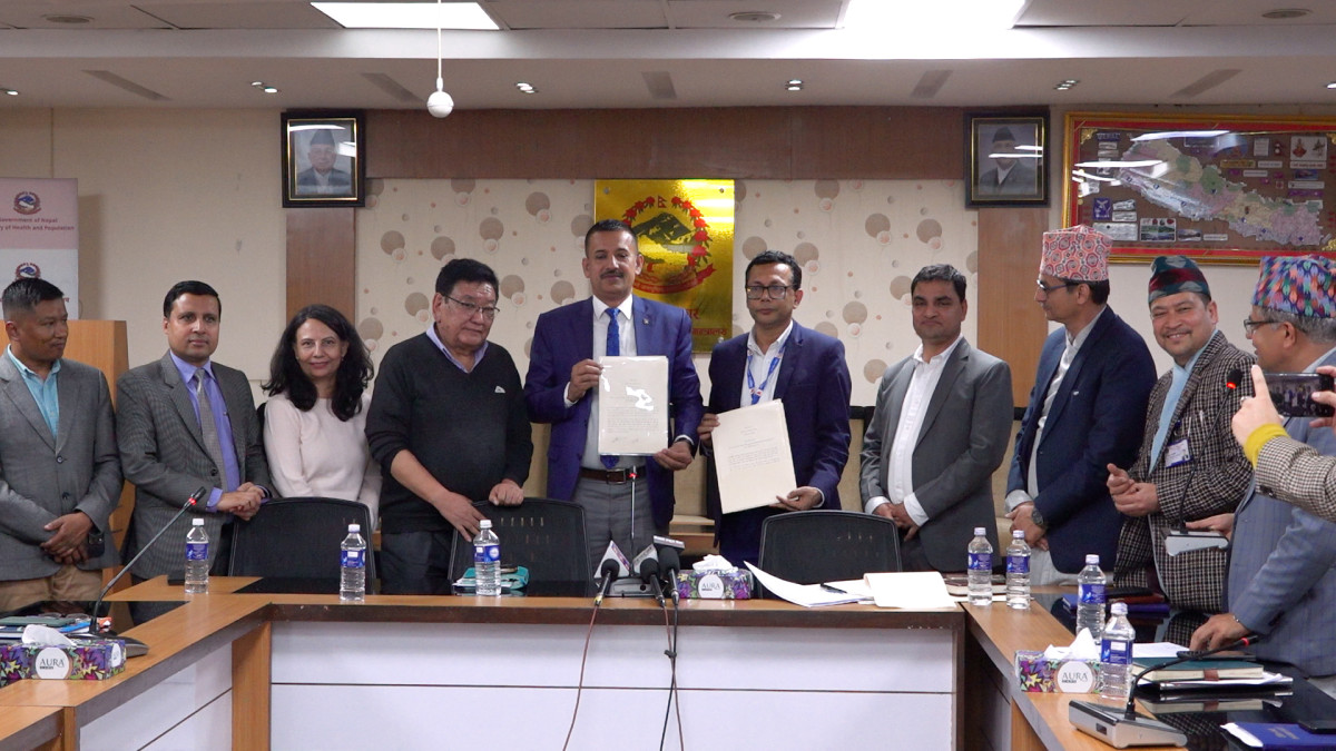आँखा उपचारमा पहुँच बढाउन स्वास्थ्य मन्त्रालय र डा. सन्दुक रुइत नेतृत्वको तिलगंगा प्रतिष्ठानबीच सम्झौता