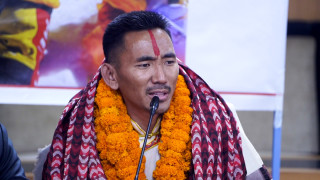 मिर्गौला प्रत्यारोपणपछी सगरमाथा आरोहण गरेका पेम्बा शेर्पालाई स्वास्थ्य मन्त्रालयद्वारा सम्मान