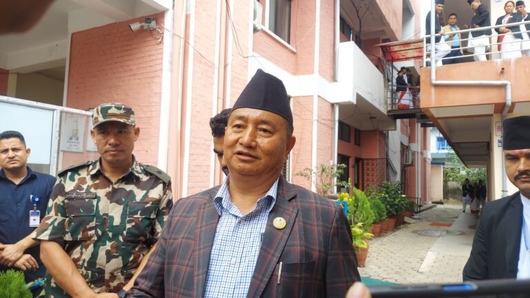 मुख्यमन्त्री बहादुरसिंह लामाले दिए राजीनामा