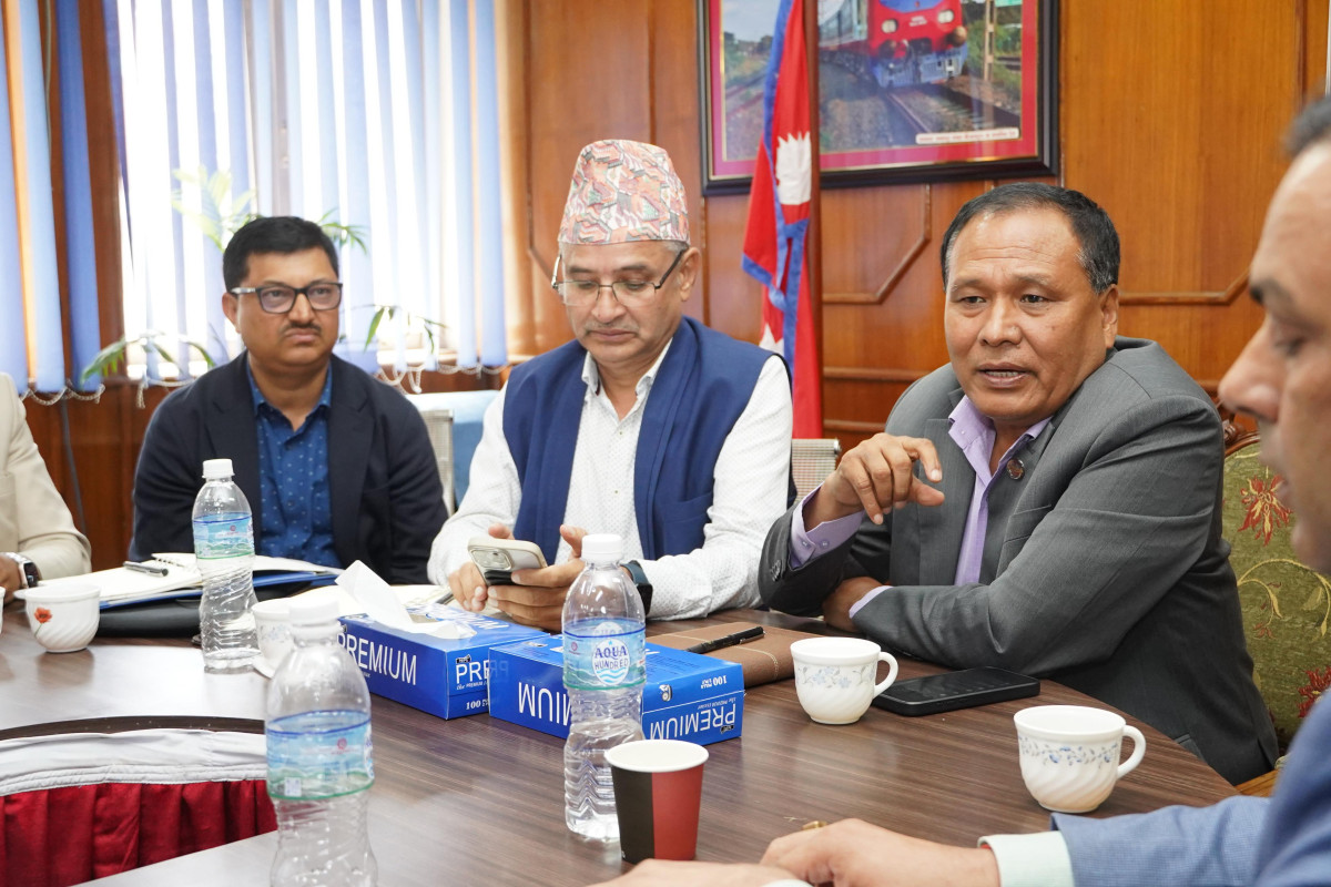 चाडबाड लक्षित यातायात व्यवस्थापनमा मन्त्री घिसिङको ७ बुँदे निर्णय:यात्रुबाहक सवारी साधनलाई नागढुंगा सुरुङमार्ग प्रयोग गर्न दिइने