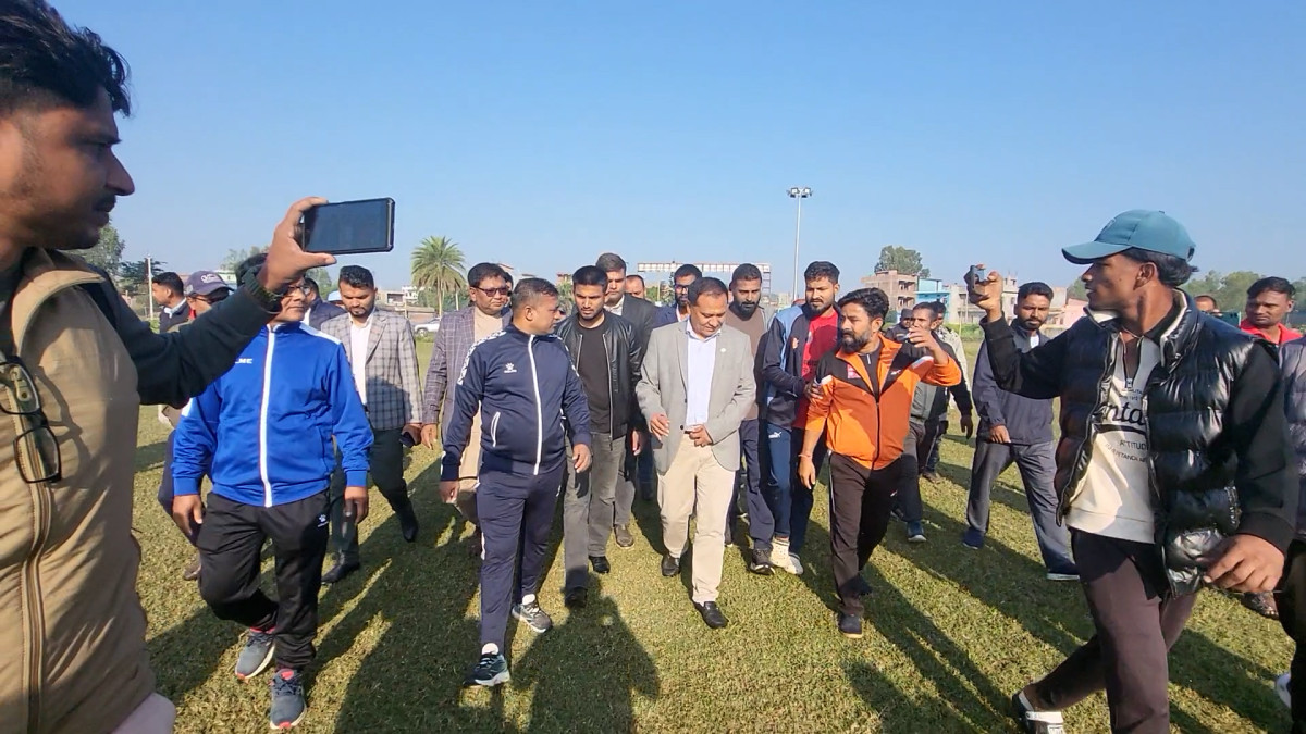 उर्जा मन्त्री घिसिङ र खेलकुद मन्त्री गुप्ताद्वारा जनकपुरधामको निर्माणाधिन रंगशालाको निरीक्षण