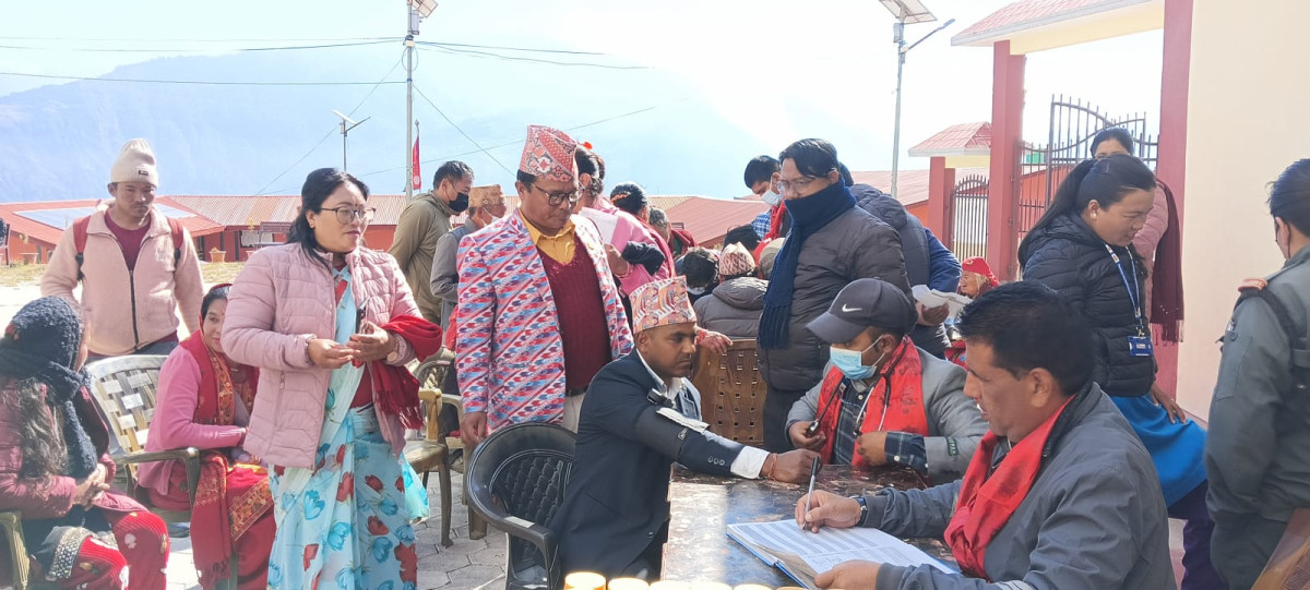 रामेछापमा आयुर्वेदिक उपचारप्रति बढ्दो आकर्षण