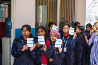 एचपीभी खोप अभियानको दोस्रो दिन दरबार हाई स्कुलका बालिकाहरूलाई लगाइयो खोप