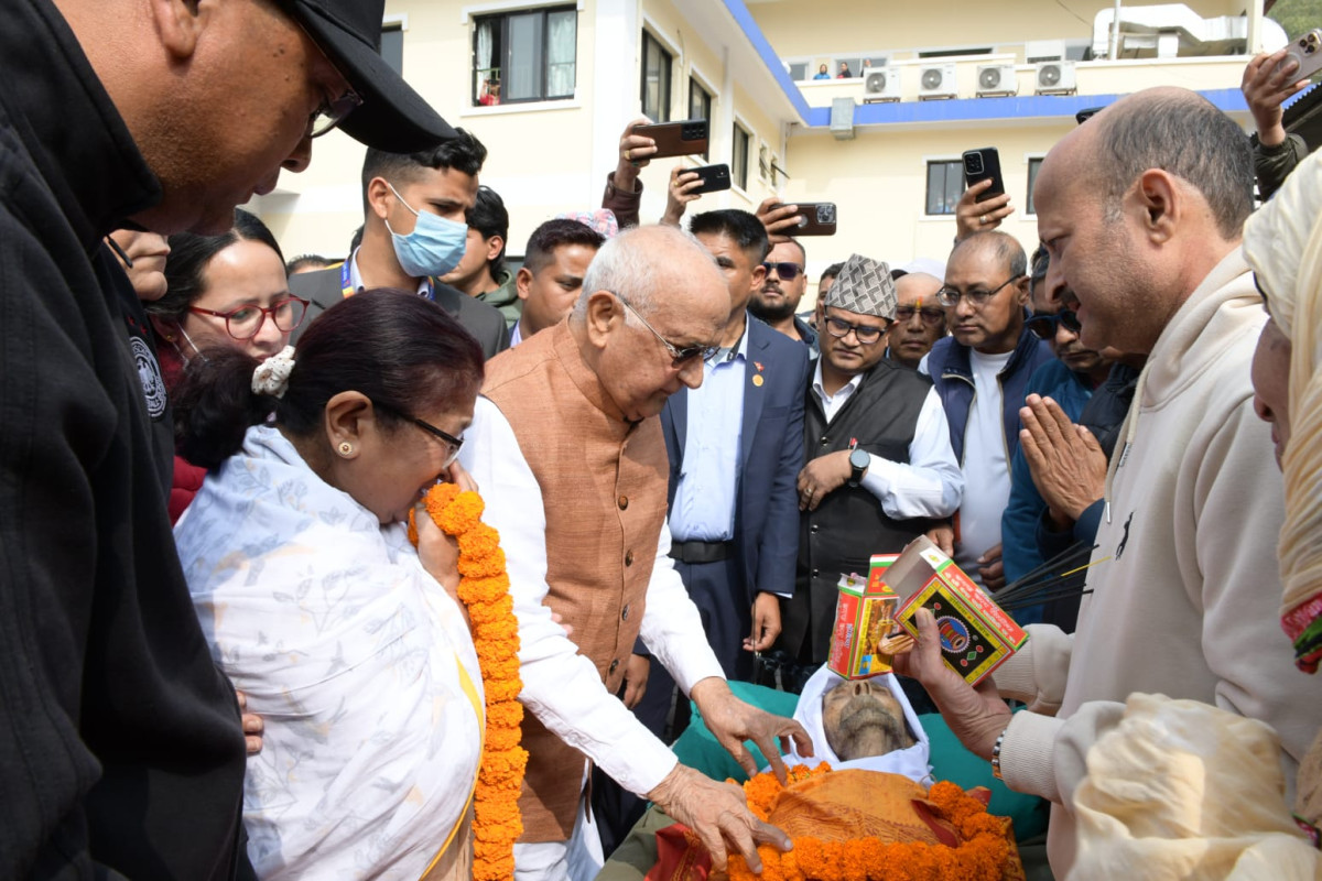 ओलीका पिताको पार्थिव शरीर अस्पतालबाट निकालियो , आजै पशुपतिमा दाहसंस्कार गरिने