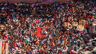 तस्विरमा ‘जिब्रो छेड्ने जात्रा’