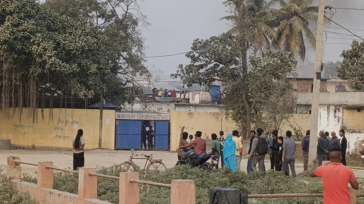 सिरहा कारागारमा पुनः तनावः आन्तरिक नियन्त्रणको प्रयासपछि २३ कैदी नियन्त्रणमा