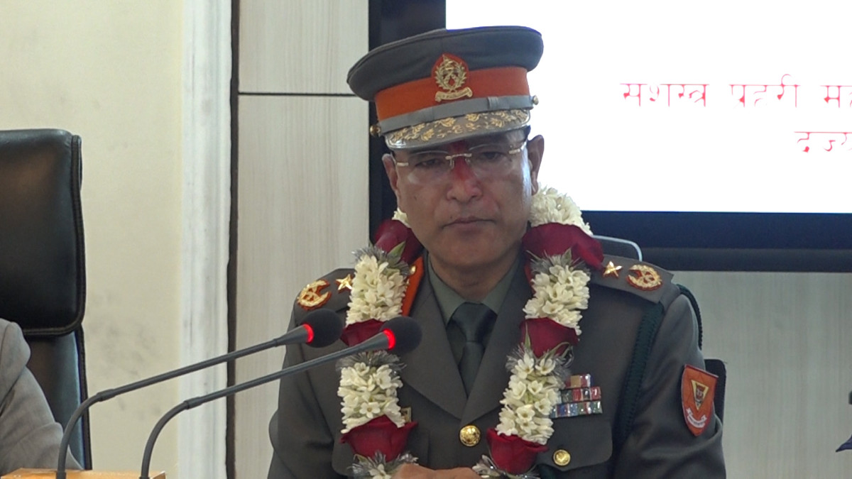 दर्ज्यानी चिन्ह ग्रहण गर्दै महानिरीक्षक पौडेलले भने;नागरिक सुरक्षाप्रति मेरो निष्ठा सँधै अटल रहनेछ