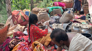 बसाइँ सर्दै राउटेः गुर्भाकोट छाडेर सल्यानतिर सर्दै राउटे समुदाय