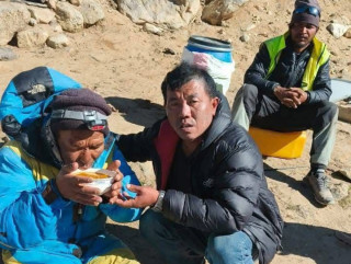 सगरमाथा क्षेत्रमा बेपत्ता भएका दावा शेर्पा जीवितै फेला परे