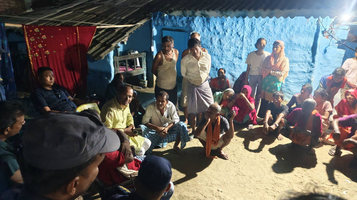 विवेक मण्डलको परिवारसँग मधेश प्रदेशका गृहमन्त्री महतोको भेट