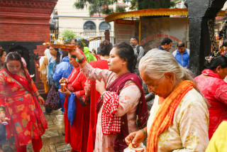 साउनको दोस्रो सोमबार;कोटेश्वर महादेवस्थानमा बिहानैदेखि भक्तजनको घुइँचो (तस्विरसहित)