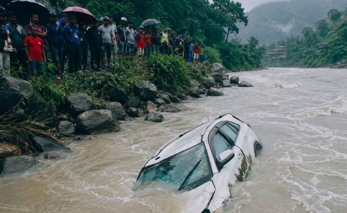 बसको ठक्करले कार सुनकोशीमा खस्यो, चार जनाको खोजी तथा उद्धार जारी