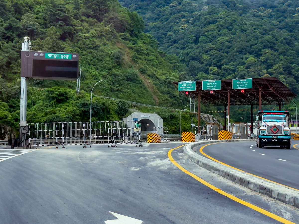नागढुंगा सुरुङमार्ग निजी सवारीका लागि पनि खुला, आजदेखि परीक्षण सञ्चालन सुरु
