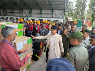 रसुवा बाढी:थप उद्धार सामग्रीसहित सुरक्षा टोली परिचालन,आगो बालेर धुवाँमार्फत सिग्नल दिन आग्रह