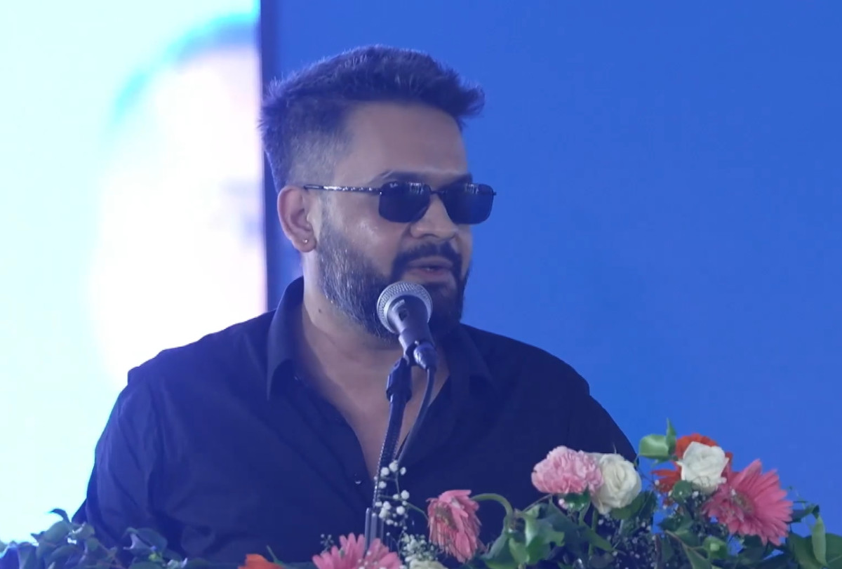 प्रधानमन्त्री बालेन बाढी प्रभावित क्षेत्र नुवाकोटतर्फ, साथमा मन्त्री लम्साल