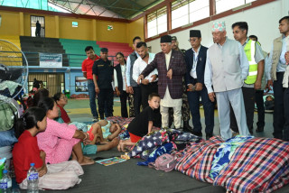राष्ट्रपति पौडेलद्वारा भोटेकोशीमा आएको बाढीबाट प्रभावित नुवाकोटको स्थलगत अवलोकन