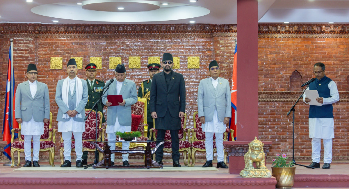 नवनियुक्त उद्योगमन्त्री दीपककुमारले लिए पद तथा गोपनीयताको शपथ
